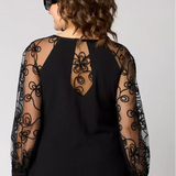 Helena – Elegantna črna obleka z rokavi iz čipke