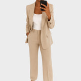 Aldona Eleganten Poslovni Kostum za Šik in Profesionalen Videz