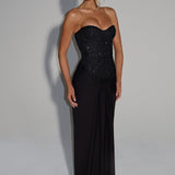 Nomi - Täiuslik Kleit