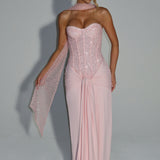 Nomi - Täiuslik Kleit