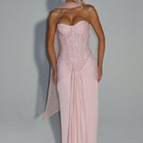 Nomi - Täiuslik Kleit