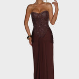 Nomi - Täiuslik Kleit