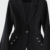 Elegantni Sako v Privlačni Silhueti